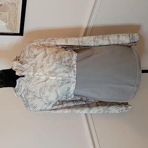 Under‎ Armour White and grey Womens Hooded Pullover XS